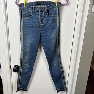 VERONICA BEARD 'Debbie' Jean Side stripe. Classic wash. Size 25